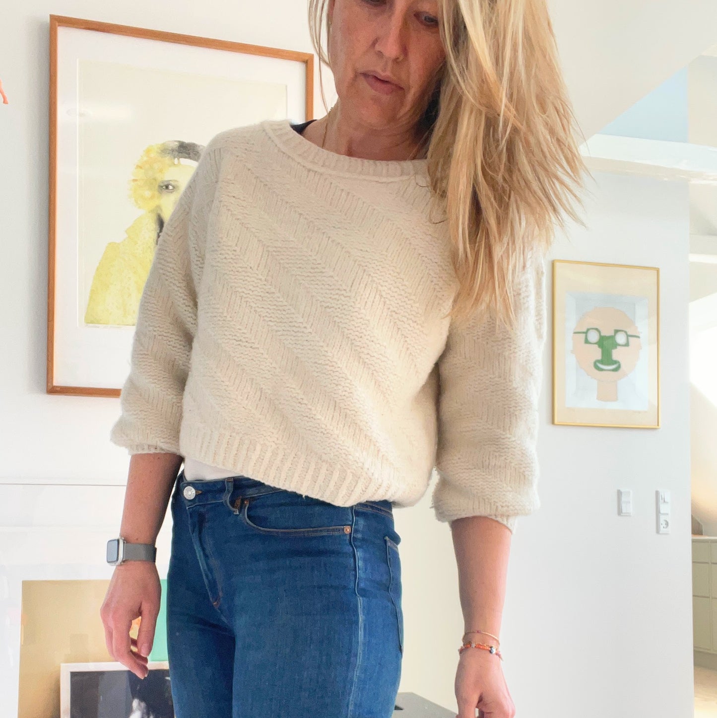 Er du på jagt efter nemme strikkeopskrifter til begynder online og specielt strik sweater til kvinder? Så se vores Diagonella, der er et godt bud på kreativ strik, der er nem at gå til