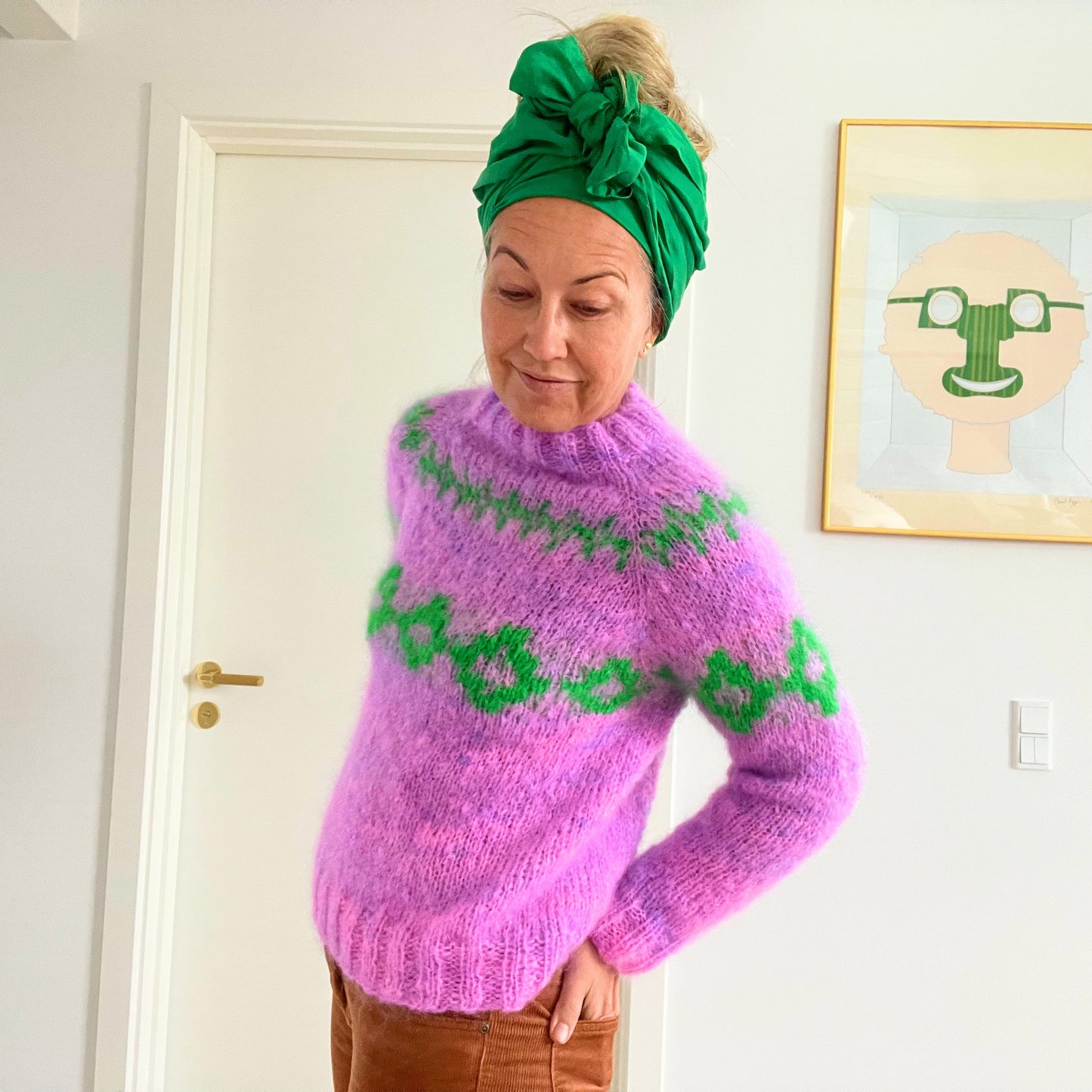 Er du på jagt efter nemme strikkeopskrifter til begynder online og specielt strik sweater til kvinder? Så se vores Gunilla Sweater, der er et godt bud på kreativ strik, der er nem at gå til