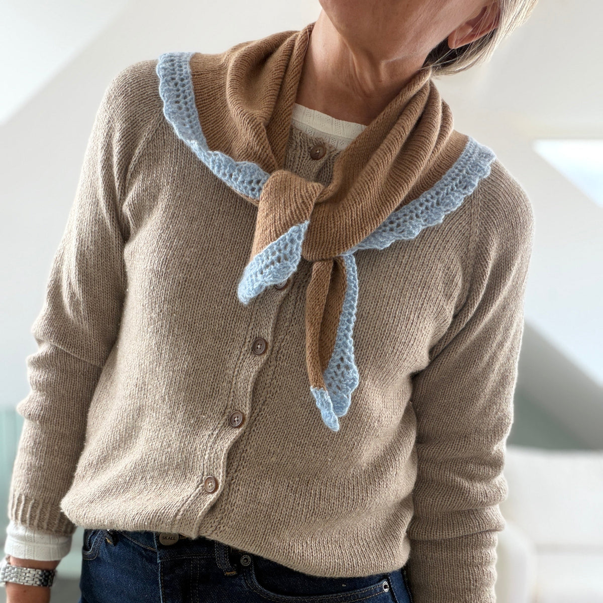 Lucy Lace Scarf English